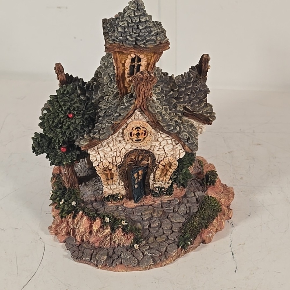 Boyds Bears Bearly Built Villages 3 The Chapel in the Woods Figurine Building
